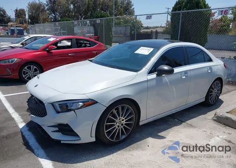 2020 Mercedes-Benz A 220 z USA, uszkodzony, nr VIN W1K3G4EB3LW047282